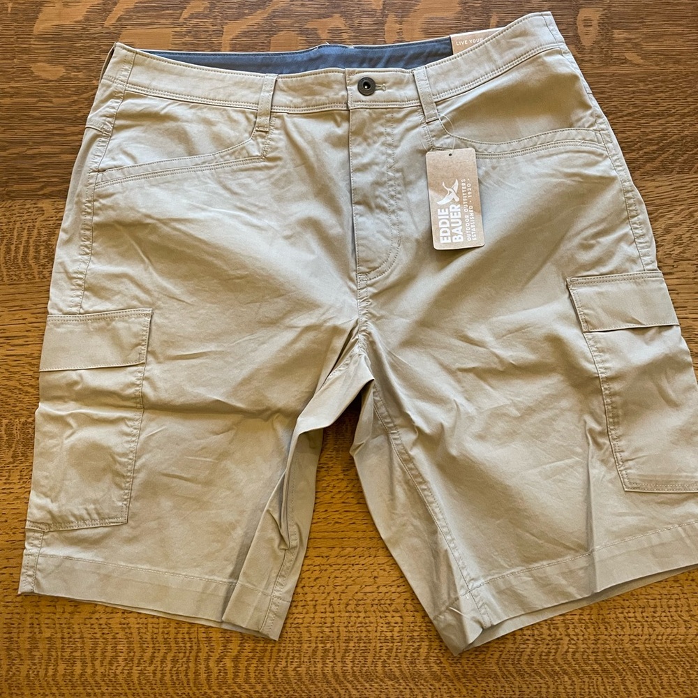 Eddie Bauer Men’s Mr. Ranger Short